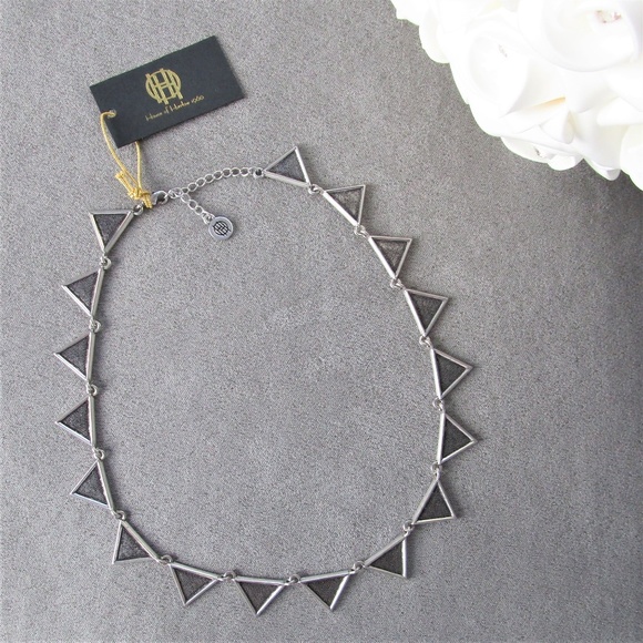 NWT Silver Crosshatched Triangle Collar Necklace - Picture 1 of 7